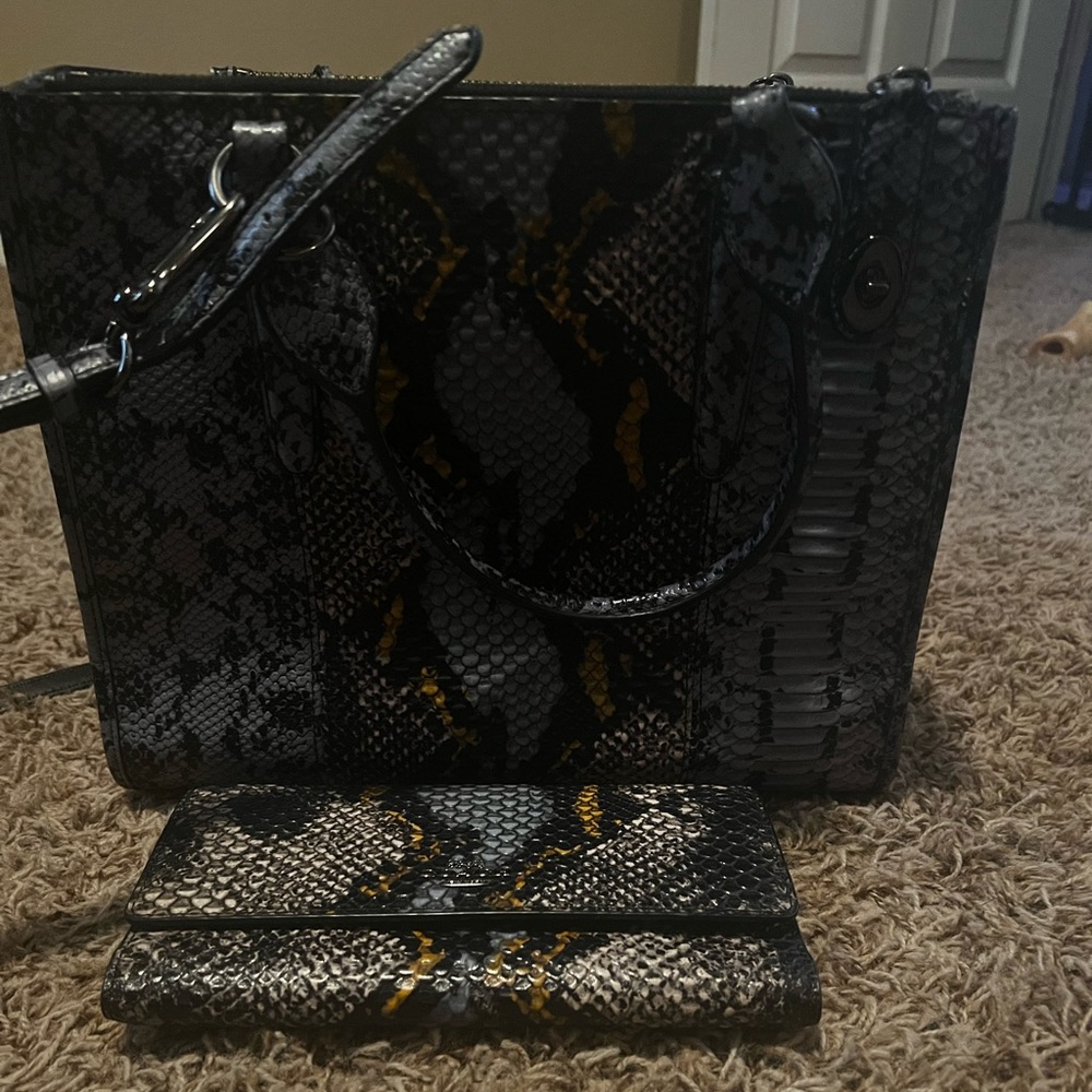 Coach purse and wallet